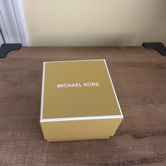 Michael Kors Signature Charm w/Stone Silver Bracelet, NWT - Picture 8 of 9